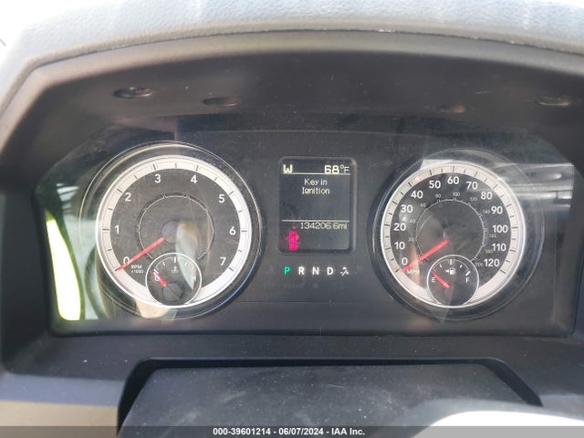 1C6RR7TTXJS123975 RAM 1500 Slt  4x4 6'4 Box