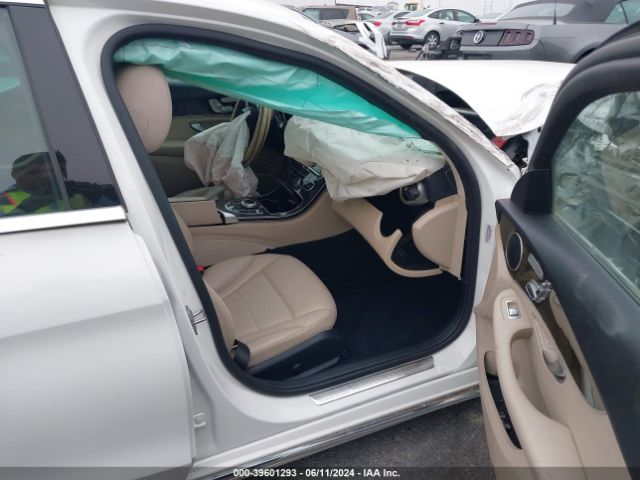 55SWF8DB1KU286964 Mercedes-Benz C 300