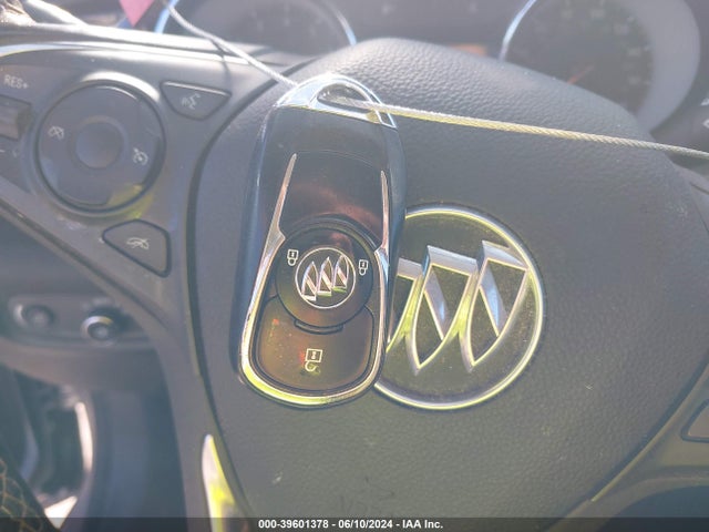 W04GU8SX0J1128689 Buick Regal Tourx Preferred