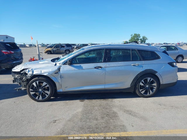 W04GU8SX0J1128689 Buick Regal Tourx Preferred