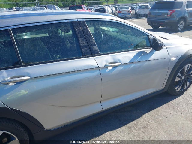 W04GU8SX0J1128689 Buick Regal Tourx Preferred