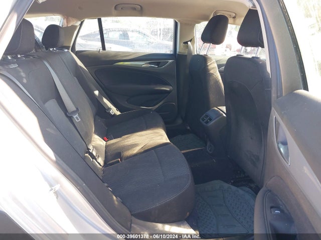 W04GU8SX0J1128689 Buick Regal Tourx Preferred
