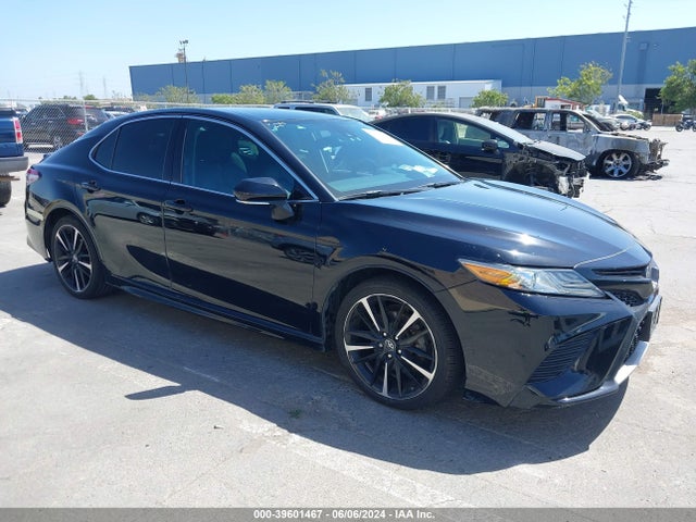 Toyota CAMRY XSE 2019 4T1B61HK0KU839799 main image