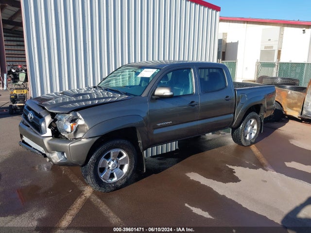 Toyota Tacoma Prerunner V6 2014 3TMJU4GN8EM171102 Image 2