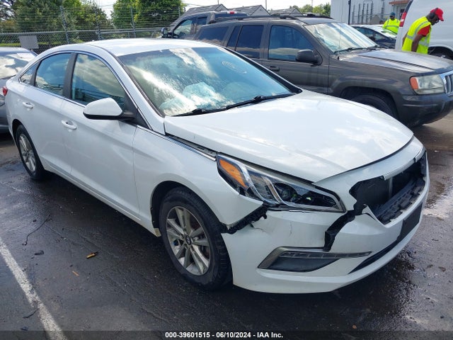 Hyundai SONATA SE 2015 5NPE24AF5FH075086 Image 1