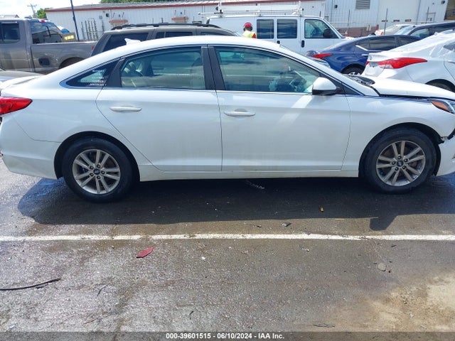 Hyundai SONATA SE 2015 5NPE24AF5FH075086 Image 13