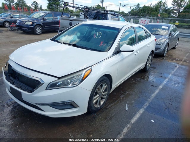 Hyundai SONATA SE 2015 5NPE24AF5FH075086 Image 2