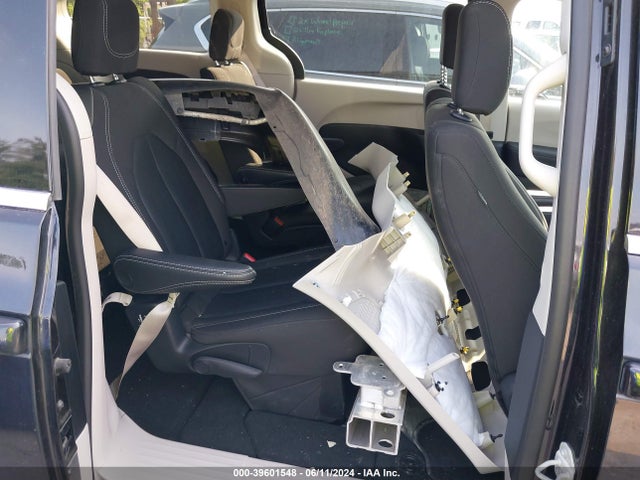 2C4RC1CG7PR601869 Chrysler Voyager Lx
