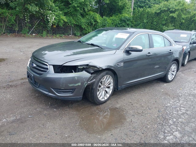 Ford Taurus Limited 2018 1FAHP2F8XJG101584 Image 2