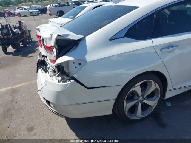1HGCV2F93JA043504 Honda Accord Touring 2.0t