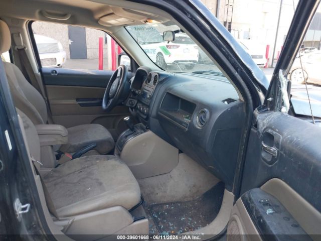 1C4NJPBA4FD219708 Jeep Patriot Sport