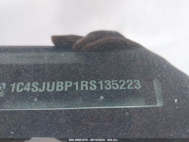 1C4SJUBP1RS135223 Jeep Wagoneer Series Ii 4x2