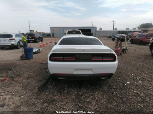 2C3CDZAG9JH258133 Dodge Challenger Sxt Plus