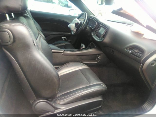 2C3CDZAG9JH258133 Dodge Challenger Sxt Plus
