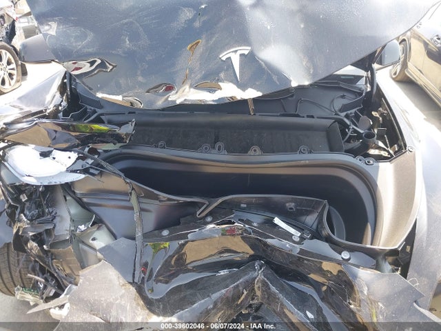 2024 TESLA MODEL Y 7SAYGDEE2RA246539 Photo 9