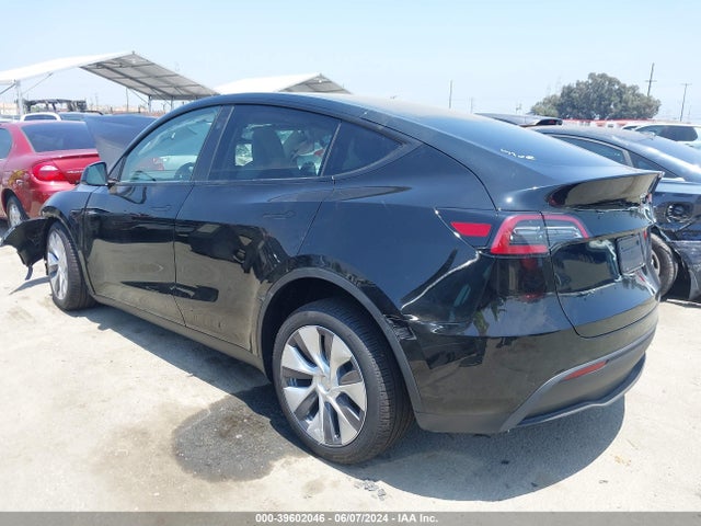 2024 TESLA MODEL Y 7SAYGDEE2RA246539 Photo 2