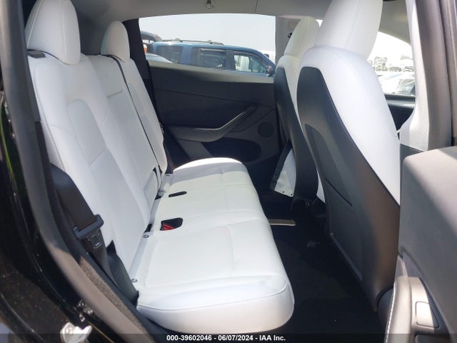 2024 TESLA MODEL Y 7SAYGDEE2RA246539 Photo 7