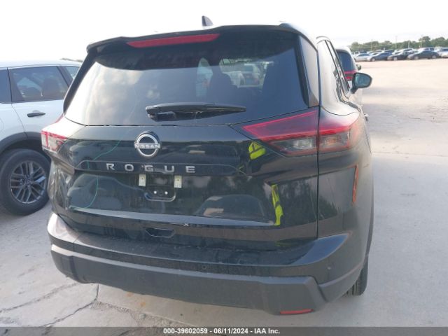 5N1BT3AA6RC715932 Nissan Rogue S Fwd