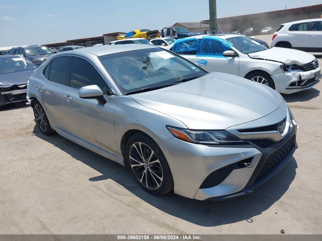 Toyota CAMRY SE 2018 JTNB11HK8J3031302 головне зображення