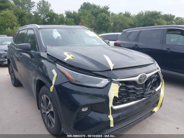 Toyota Highlander Xle 2022 5TDGZRBH0NS564103 main image