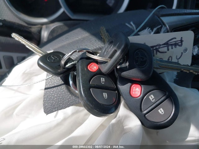 Toyota 2tr-fe 2014 5TFTX4CNXEX045050 Image 11