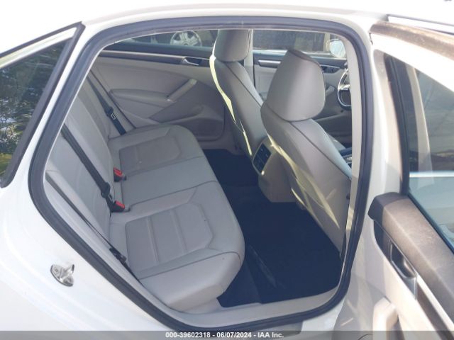 1VWBA7A38JC032120 Volkswagen Passat 2.0t Se