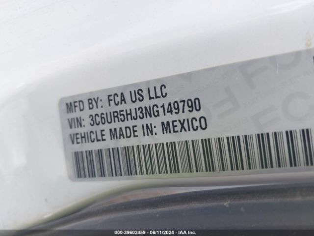 3C6UR5HJ3NG149790 RAM 2500 Tradesman  4x4 8' Box