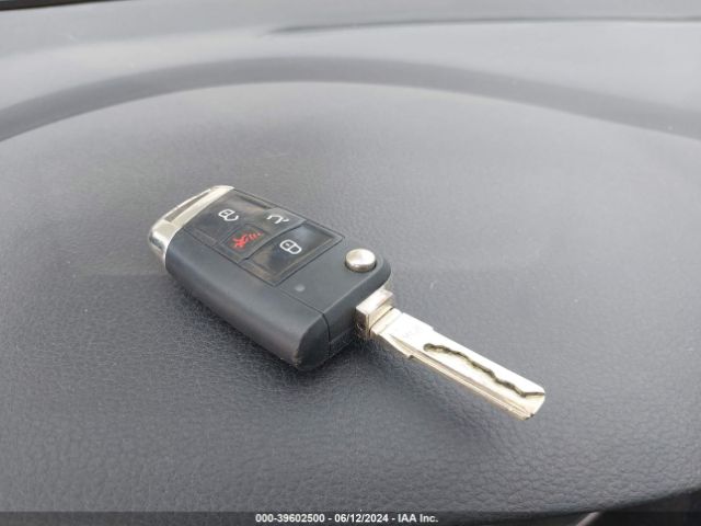 3VW4T7AU2FM002984 Volkswagen Golf Gti 2.0t S 4-door