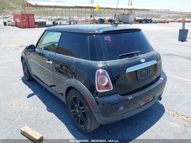2012 MINI COOPER WMWSU3C5XCT541238 Photo 2