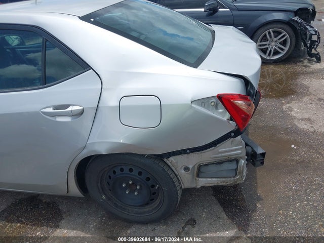 Toyota COROLLA LE 2017 5YFBURHE9HP656197 Image 18