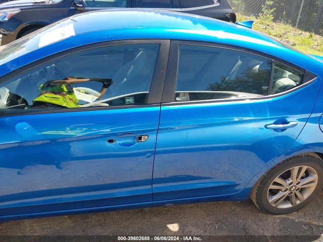Hyundai ELANTRA SEL 2018 5NPD84LF3JH315512 Image 14