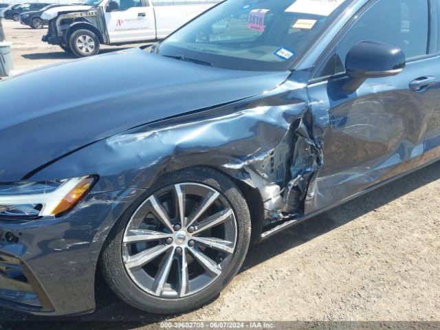 7JRL12FZ6NG178068 Volvo S60 B5 Momentum