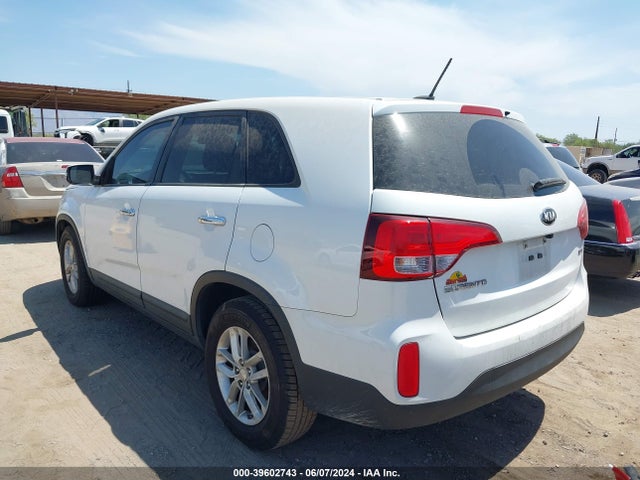 KIA SORENTO LX 2014 5XYKT3A6XEG426316 Image 3