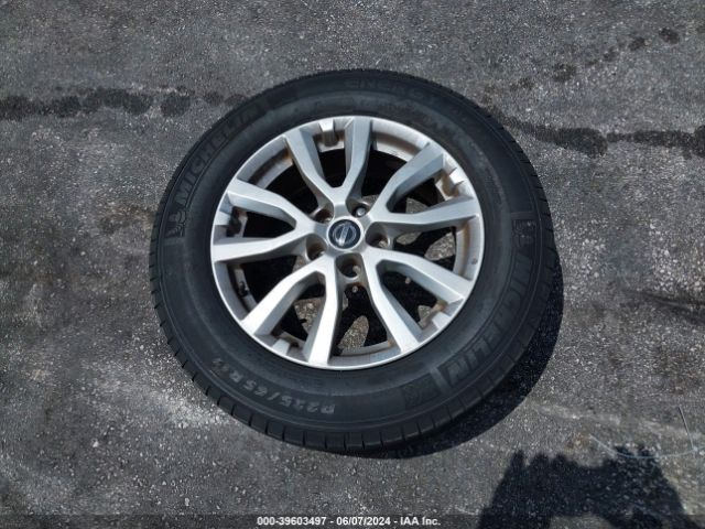 KNMAT2MV9HP515319 Nissan ROGUE SV