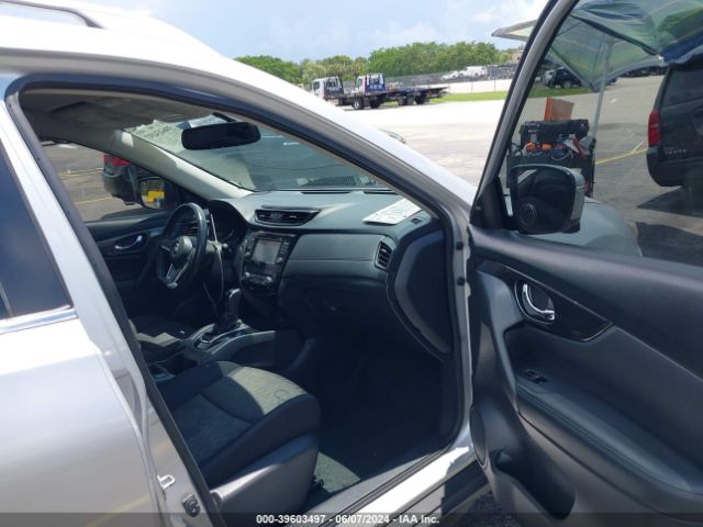 KNMAT2MV9HP515319 Nissan ROGUE SV