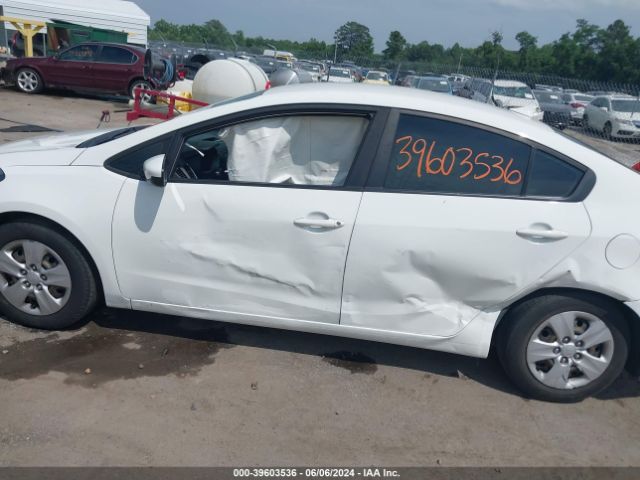 3KPFK4A79HE095510 KIA FORTE LX