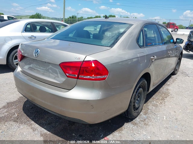 1VWAT7A37FC065171 Volkswagen Passat 1.8t S