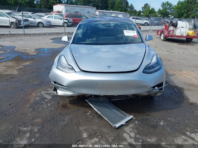 Tesla Model 3 Long Range/mid Range 2018 5YJ3E1EA6JF013506 Image 12