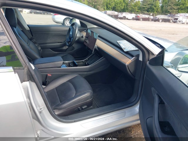 Tesla Model 3 Long Range/mid Range 2018 5YJ3E1EA6JF013506 Image 5