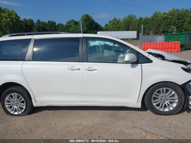 Toyota Sienna Xle/limited 2015 5TDYK3DC4FS612436 Image 14