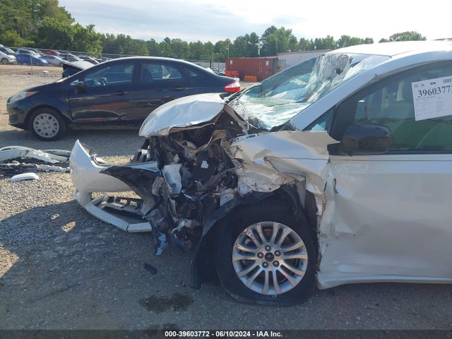 Toyota Sienna Xle/limited 2015 5TDYK3DC4FS612436 Image 6