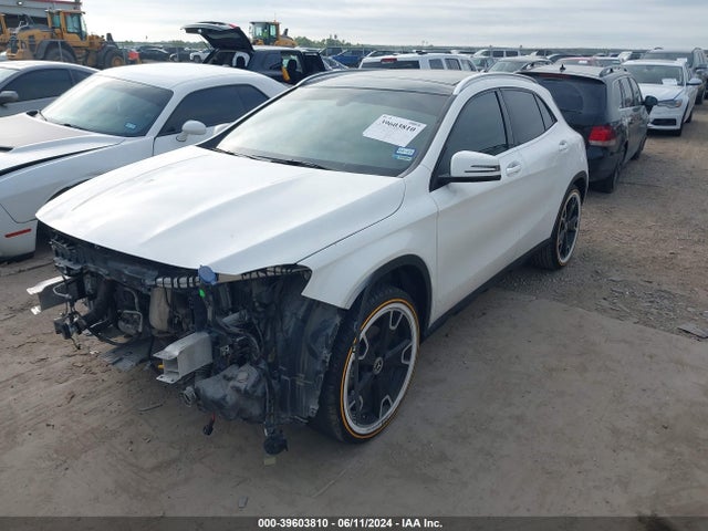 Mercedes-Benz GLA 250 2019 WDCTG4EB4KU017934 Image 2