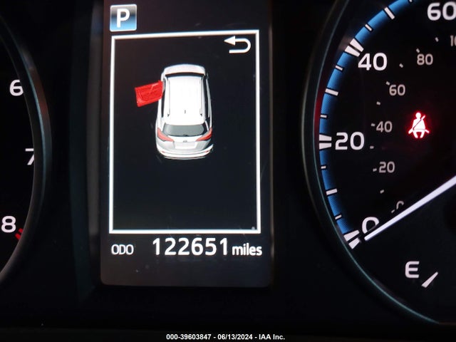 Toyota RAV4 LE 2018 JTMZFREV2JJ729921 Image 15