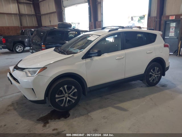 Toyota RAV4 LE 2018 JTMZFREV2JJ729921 Image 2