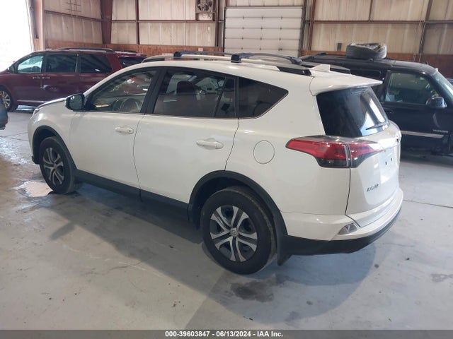 Toyota RAV4 LE 2018 JTMZFREV2JJ729921 Image 3