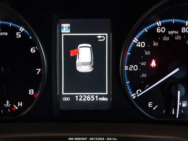 Toyota RAV4 LE 2018 JTMZFREV2JJ729921 Image 7