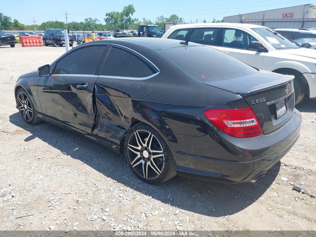 Продаж на аукціоні авто 2013 Mercedes-benz C 250, vin: WDDGJ4HBXDG029405, номер лоту: 39603934