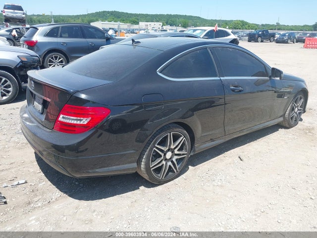 Продаж на аукціоні авто 2013 Mercedes-benz C 250, vin: WDDGJ4HBXDG029405, номер лоту: 39603934