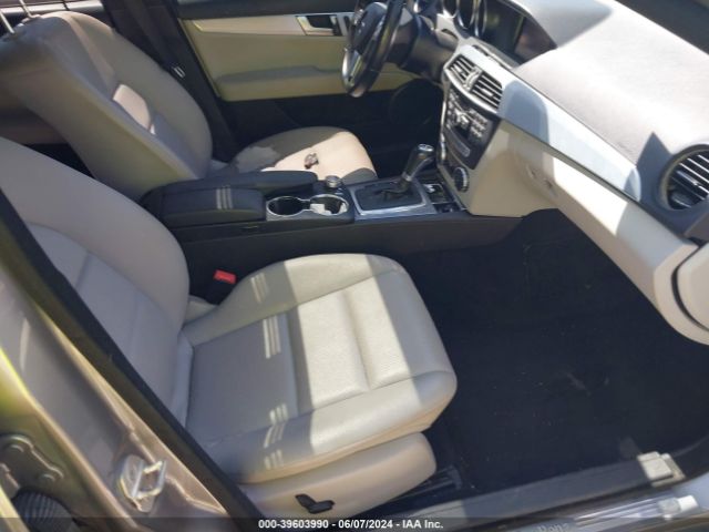 WDDGF4HB6EA960909 Mercedes-Benz C 250 Luxury/sport
