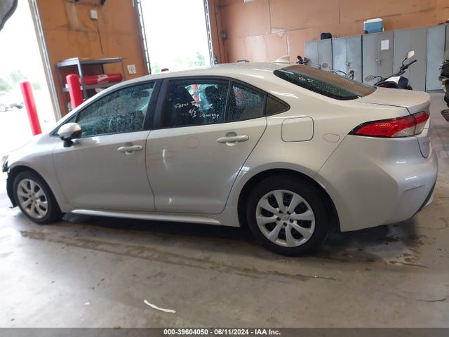Toyota COROLLA LE 2022 5YFEPMAEXNP351305 Image 15